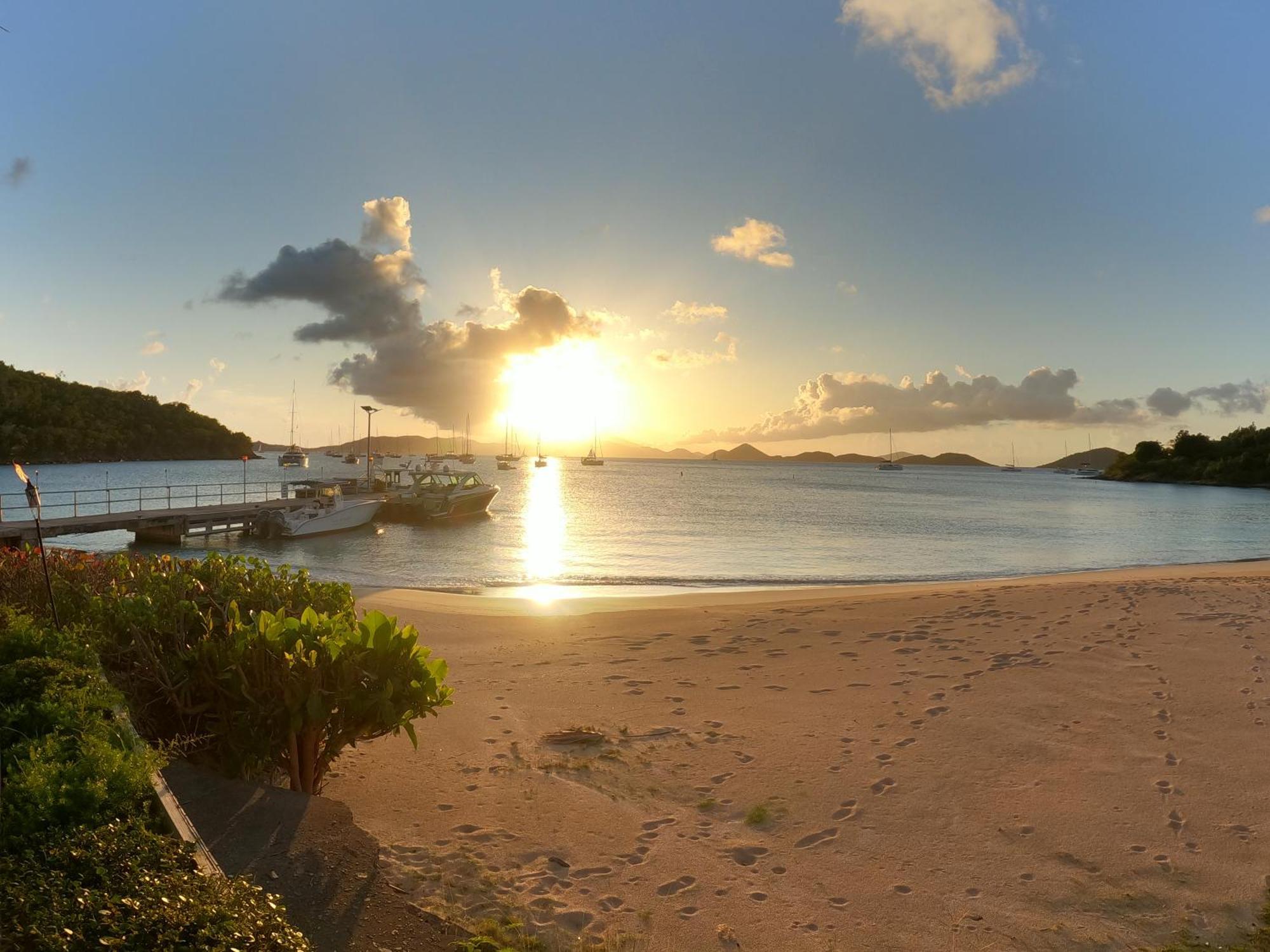 Beautiful Honeymoon Suite At Sunset Serenade Cruz Bay Bagian luar foto